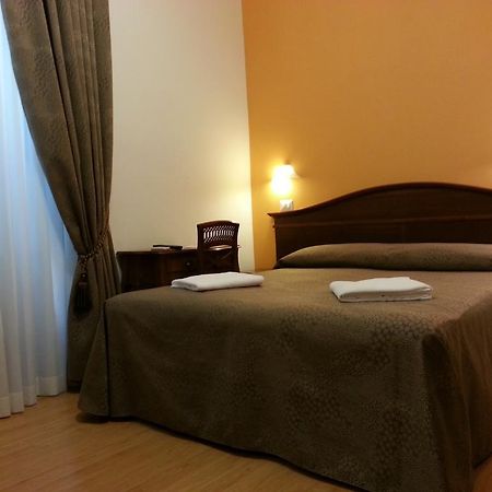 Guesthouse Alex II Roma Dış mekan fotoğraf