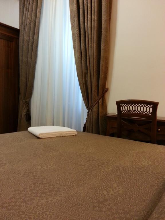 Guesthouse Alex II Roma Dış mekan fotoğraf