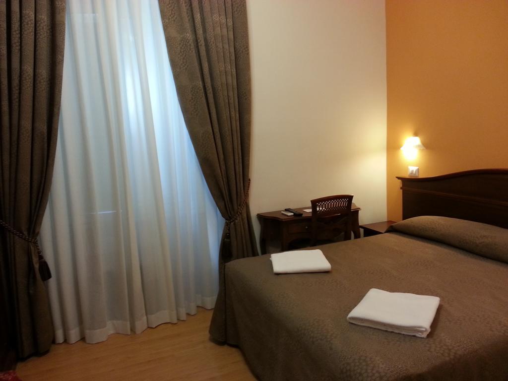Guesthouse Alex II Roma Dış mekan fotoğraf